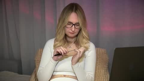 Snapshot of kirafatex chatting on November 15, 2025, 2:46 pm KiraFatex online show from November 15, 2025, 2:46 pm