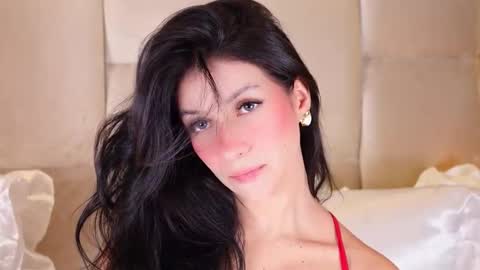 kira online show from October 8, 2025, 1:47 am