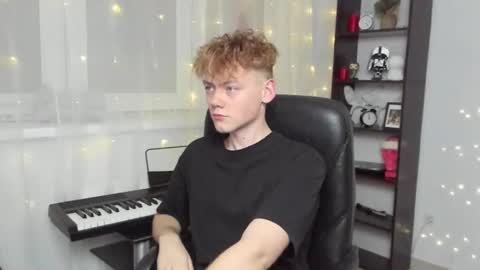 Snapshot of kirill_20_cm chatting on December 21, 2024, 4:36 pm Kirill and Andrey online show from December 21, 2024, 4:36 pm