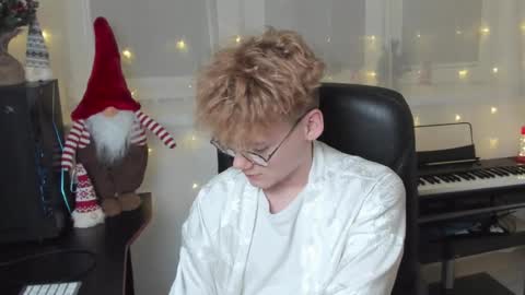 Snapshot of kirill_20_cm chatting on December 25, 2024, 5:37 pm Kirill and Andrey online show from December 25, 2024, 5:37 pm