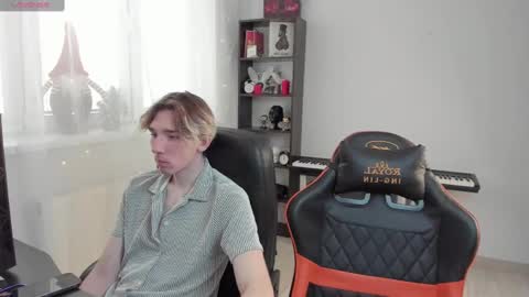 Snapshot of kirill_20_cm chatting on February 5, 2025, 12:38 pm Kirill and Andrey online show from February 5, 2025, 12:38 pm