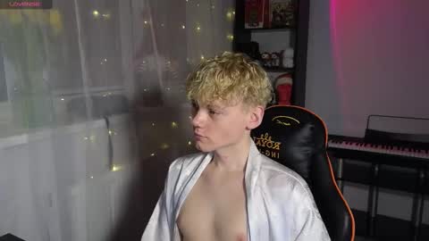 Snapshot of kirill_20_cm chatting on March 11, 2025, 5:24 pm Kirill and Andrey online show from March 11, 2025, 5:24 pm