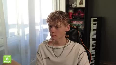 Snapshot of kirill_20_cm chatting on September 15, 2025, 3:01 pm Kirill and Andrey online show from September 15, 2025, 3:01 pm