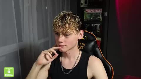 Snapshot of kirill_20_cm chatting on October 24, 2025, 1:13 am Kirill and Andrey online show from October 24, 2025, 1:13 am