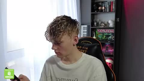 Snapshot of kirill_20_cm chatting on October 27, 2025, 8:51 am Kirill and Andrey online show from October 27, 2025, 8:51 am