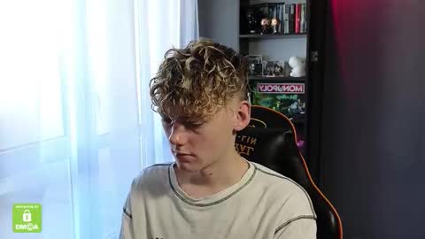 Snapshot of kirill_20_cm chatting on October 29, 2025, 9:22 am Kirill and Andrey online show from October 29, 2025, 9:22 am