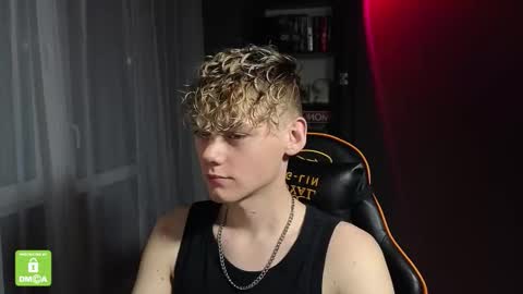 Snapshot of kirill_20_cm chatting on October 30, 2025, 10:43 pm Kirill and Andrey online show from October 30, 2025, 10:43 pm