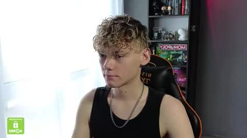 Snapshot of kirill_20_cm chatting on October 31, 2025, 10:49 am Kirill and Andrey online show from October 31, 2025, 10:49 am