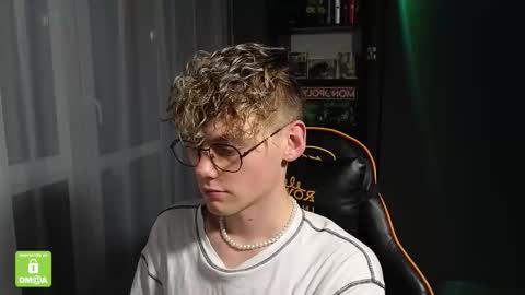 Snapshot of kirill_20_cm chatting on November 11, 2025, 4:01 am Kirill and Andrey online show from November 11, 2025, 4:01 am