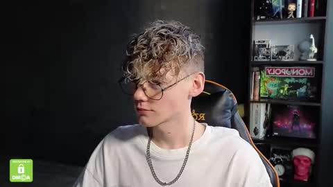 Snapshot of kirill_20_cm chatting on November 20, 2025, 1:11 pm Kirill and Andrey online show from November 20, 2025, 1:11 pm