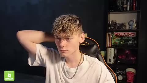 Snapshot of kirill_20_cm chatting on November 21, 2025, 1:21 pm Kirill and Andrey online show from November 21, 2025, 1:21 pm