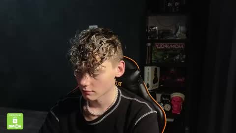 Snapshot of kirill_20_cm chatting on November 24, 2025, 9:36 pm Kirill and Andrey online show from November 24, 2025, 9:36 pm