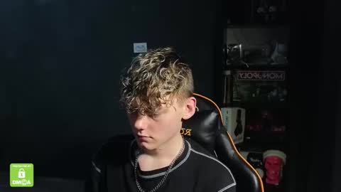 Snapshot of kirill_20_cm chatting on November 25, 2025, 1:55 pm Kirill and Andrey online show from November 25, 2025, 1:55 pm