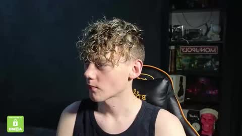 Snapshot of kirill_20_cm chatting on November 26, 2025, 5:47 pm Kirill and Andrey online show from November 26, 2025, 5:47 pm