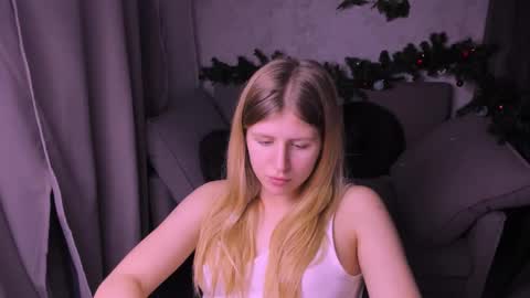 Snapshot of kirraa_ chatting on December 11, 2024, 9:34 pm Kira online show from December 11, 2024, 9:34 pm