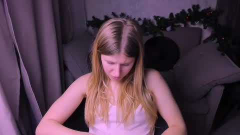 Snapshot of kirraa_ chatting on December 12, 2024, 12:38 am Kira online show from December 12, 2024, 12:38 am