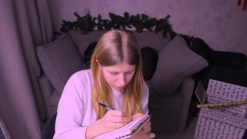 Snapshot of kirraa_ chatting on December 22, 2024, 2:28 am Kira online show from December 22, 2024, 2:28 am