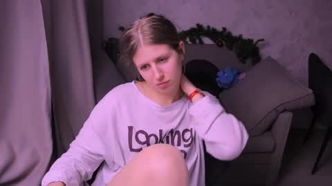 Snapshot of kirraa_ chatting on January 4, 2025, 11:06 pm Kira online show from January 4, 2025, 11:06 pm