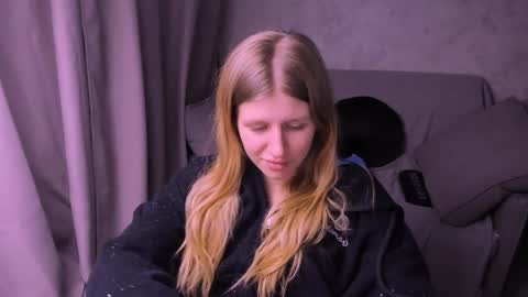 Snapshot of kirraa_ chatting on January 18, 2025, 11:00 pm Kira online show from January 18, 2025, 11:00 pm