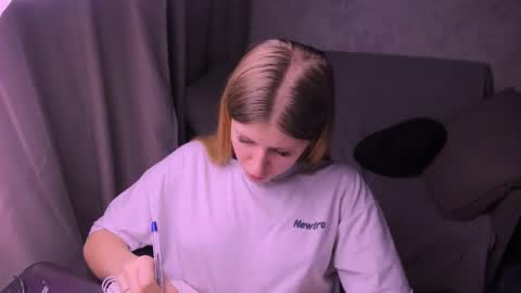 Snapshot of kirraa_ chatting on February 2, 2025, 12:40 am Kira online show from February 2, 2025, 12:40 am