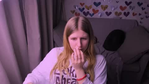 Snapshot of kirraa_ chatting on February 15, 2025, 11:14 pm Kira online show from February 15, 2025, 11:14 pm