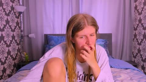 Snapshot of kirraa_ chatting on September 10, 2025, 12:27 pm Kira online show from September 10, 2025, 12:27 pm