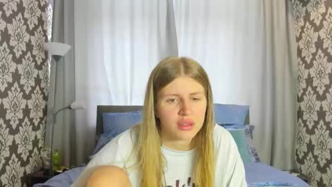 Snapshot of kirraa_ chatting on September 16, 2025, 9:54 am Kira online show from September 16, 2025, 9:54 am