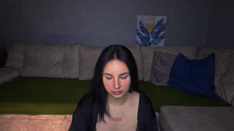 Kira online show from November 30, 2025, 8:24 pm