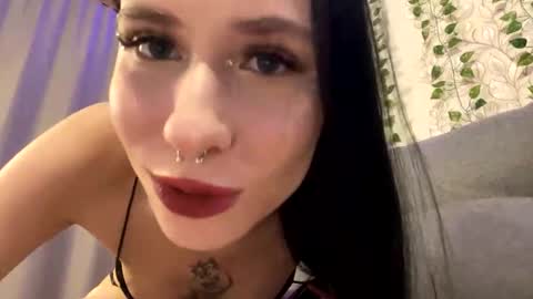 Snapshot of kisa_lisa_ chatting on November 1, 2025, 5:37 pm Kisa Lisa online show from November 1, 2025, 5:37 pm