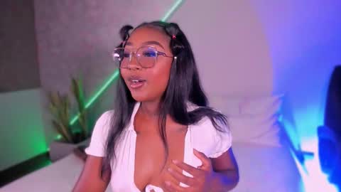 kishalove_ online show from November 22, 2025, 10:58 am