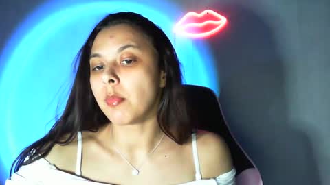 kiss_ameliaa online show from February 19, 2025, 6:43 pm