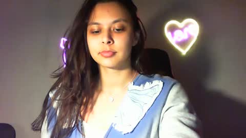 kiss_ameliaa online show from February 20, 2025, 6:35 pm