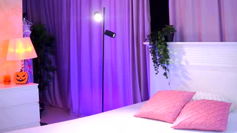 Snapshot of kiss_jess chatting on November 5, 2025, 4:29 pm Kiss Jess online show from November 5, 2025, 4:29 pm