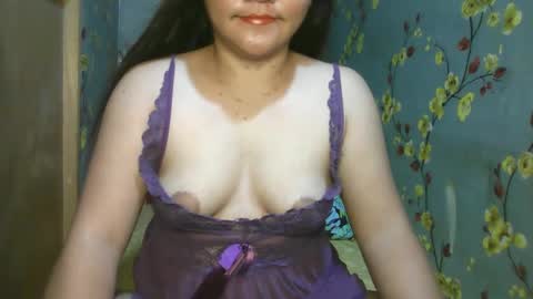 Snapshot of kiss_me_loves chatting on January 13, 2025, 9:52 pm kiss_me_loves online show from January 13, 2025, 9:52 pm