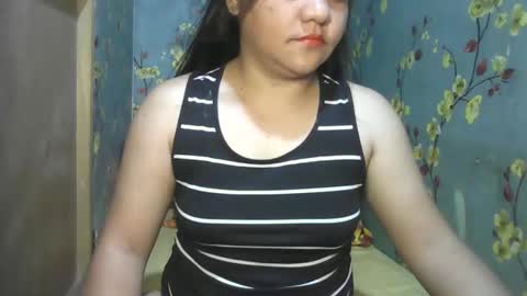Snapshot of kiss_me_loves chatting on January 30, 2025, 12:29 am kiss_me_loves online show from January 30, 2025, 12:29 am