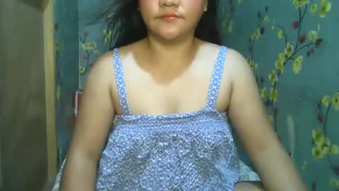 Snapshot of kiss_me_loves chatting on March 3, 2025, 12:15 am kiss_me_loves online show from March 3, 2025, 12:15 am