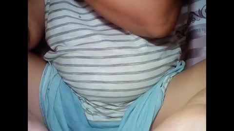 Snapshot of kissableapple chatting on November 17, 2025, 12:05 am apple online show from November 17, 2025, 12:05 am