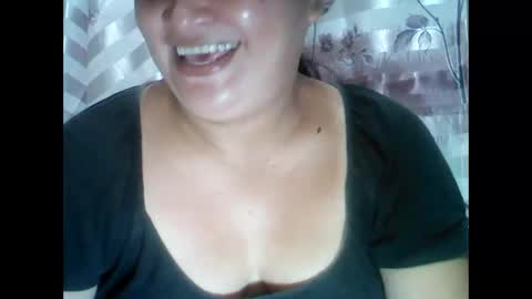 Snapshot of kissableapple chatting on December 5, 2025, 2:14 pm apple online show from December 5, 2025, 2:14 pm