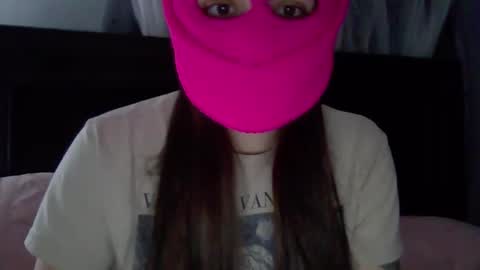 kissandtell1357 online show from October 20, 2025, 3:51 am