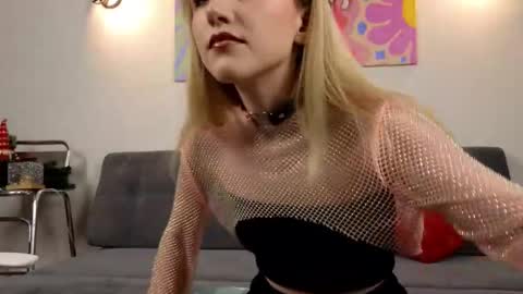 christie online show from December 13, 2025, 7:53 pm