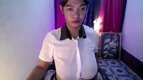 Snapshot of kisses_asian143 chatting on November 12, 2025, 9:32 am VICTORIA online show from November 12, 2025, 9:32 am