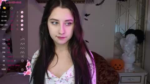 Hot Eva online show from November 9, 2025, 11:30 am