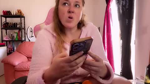 kissica online show from October 23, 2025, 10:58 am