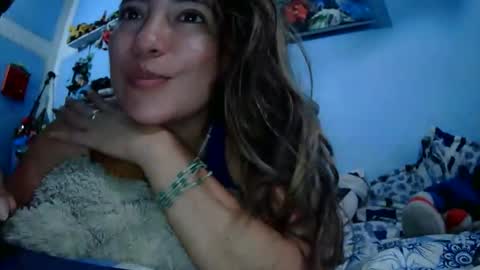 Snapshot of kissmelovejummy chatting on October 23, 2025, 11:42 am Erika paul online show from October 23, 2025, 11:42 am