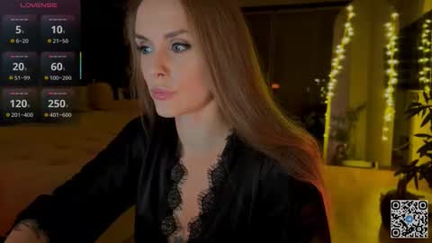 Snapshot of kissnova_ chatting on October 23, 2025, 8:51 pm Emma online show from October 23, 2025, 8:51 pm