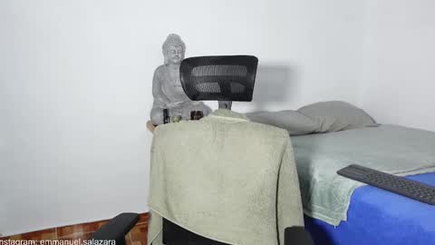 Snapshot of kite__ chatting on December 25, 2024, 11:31 pm kite__ online show from December 25, 2024, 11:31 pm