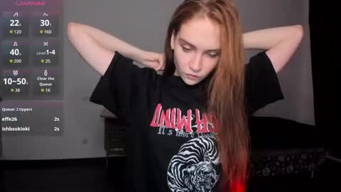 Snapshot of kitsunemoon chatting on September 16, 2025, 8:10 pm Kitsune online show from September 16, 2025, 8:10 pm