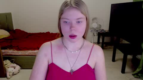 Snapshot of kitten_jenny01 chatting on February 3, 2025, 11:47 pm Jennyblonde and Emmabrunette online show from February 3, 2025, 11:47 pm