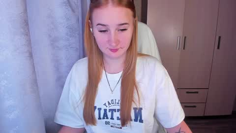 Snapshot of kitten_sun chatting on January 20, 2025, 9:24 am kitten_sun online show from January 20, 2025, 9:24 am