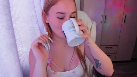 Snapshot of kitten_sun chatting on January 24, 2025, 6:24 am kitten_sun online show from January 24, 2025, 6:24 am